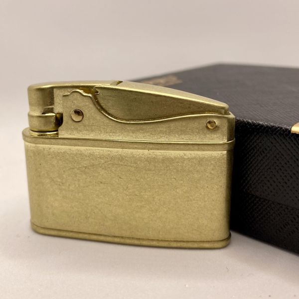 Бензинова запальничка Zorro: Класика у стилі Ретро (Золотиста латунь)