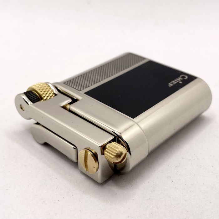 Запальничка бензинова Chief у сріблясто чорному корпусі