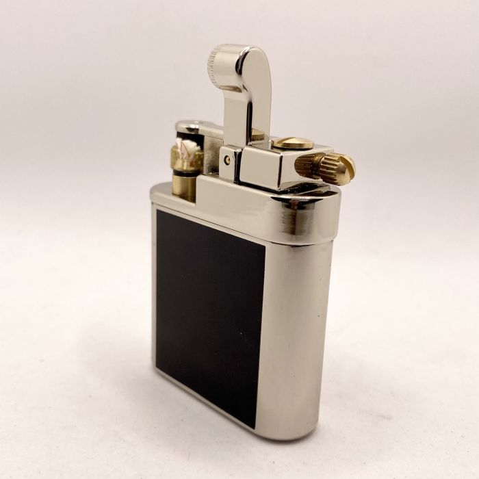 Запальничка бензинова Chief у сріблясто чорному корпусі