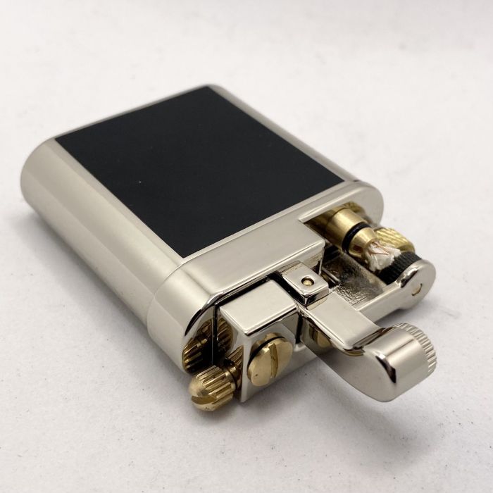 Запальничка бензинова Chief у сріблясто чорному корпусі