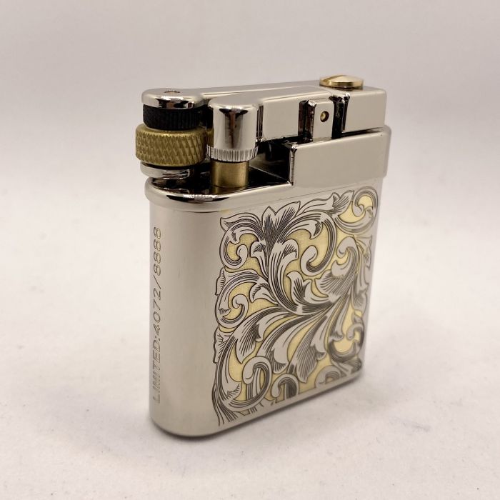 Елегантна Бензинова Запальничка Chief двоколірна Silver/Gold