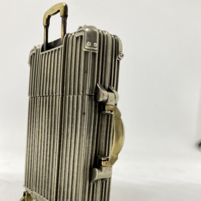 Колекційна бензинова запальничка Zippo "Suitcase Edition"у формі мініатюрної дорожньої валізи