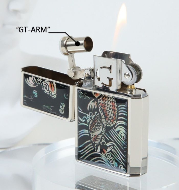 Бензинова запальничка Prince «Golden Koi» Короп Кої (Made in Japan)