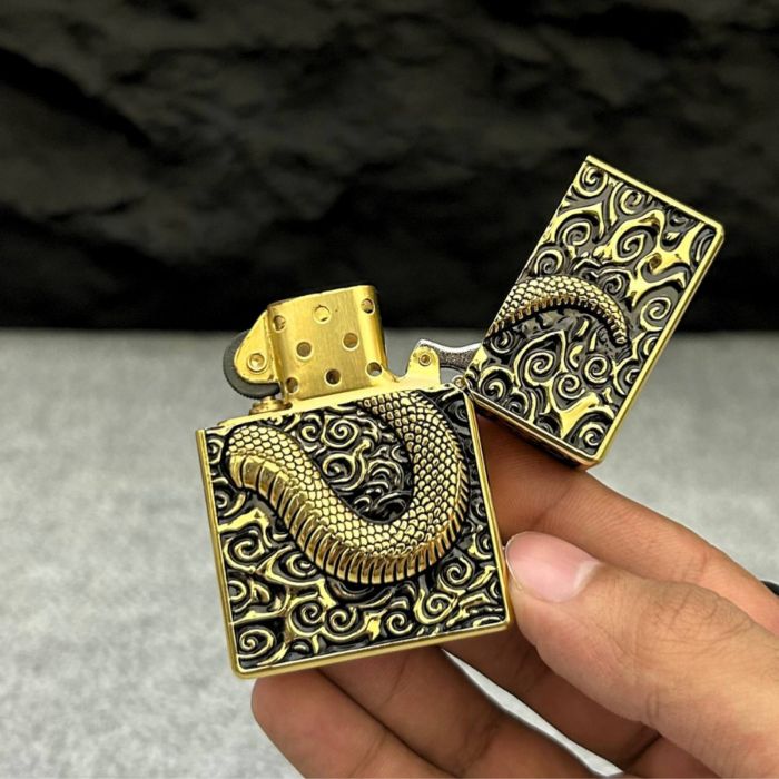 Бензинова запальничка Zorro «Золота Кобра» — Колекційна серія