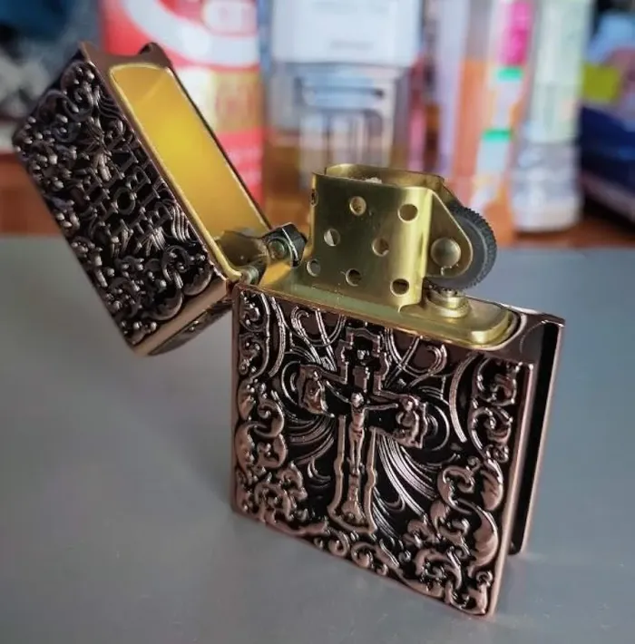 Бензинова запальничка Zorro «The Holy Bible» (Святе Письмо) – Колекційне видання