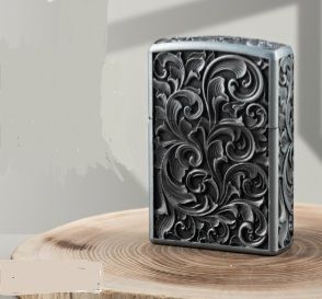 Бензинова запальничка Zorro "Antique Brass" з художнім гравіюванням Серебриста