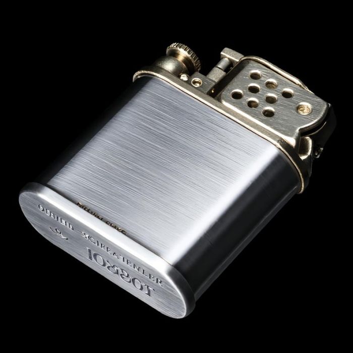 Бензинова запальничка Zorro 561 «Ultimate Justice»Сріблястий сатин + Золото