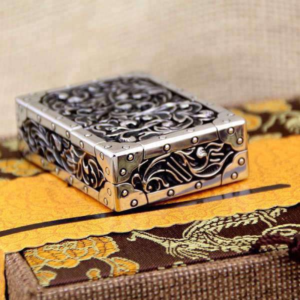 Бензинова запальничка Zorro "Ultimate Justice" — Колекційна серія Baroque Edition Срібляста