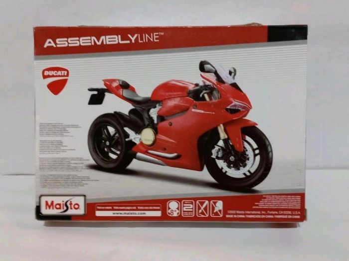 Збірна модель мотоцикла Maisto Ducati 1199 Panigale (масштаб 1:12) — Серія Assembly Linе