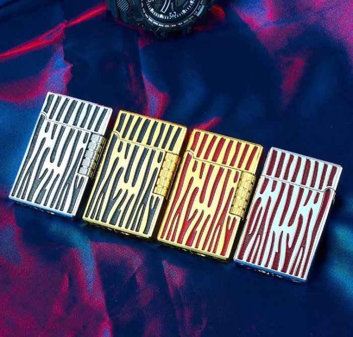 Елегантна газова запальничка Classic Lighter з фірмовим кліком (Red/Gold)