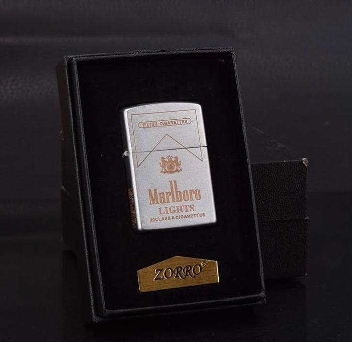 Бензинова запальничка Zorro «Marlboro Lights» (Золотиста / Антична латунь)