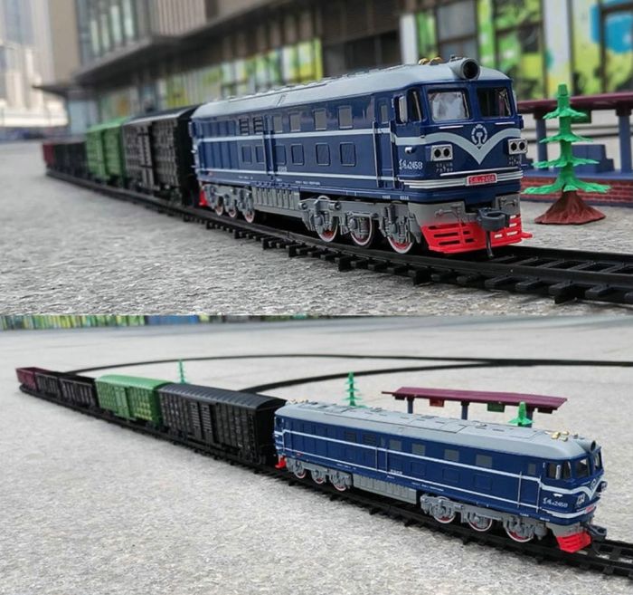 Дитяча залізниця FENFA "Вантажний експрес Dongfeng 4B Blue Cat" (зі світлом, звуком та акумуляторами)