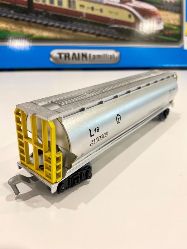 Великий залізничний ігровий набір Fenfa "Train Familial": Захоплююча залізнична пригода у вас вдома! (9.4 м колії, 2 локомотиви, 7 вагонів + Акумулятори та зарядний пристрій_