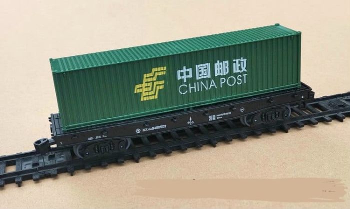 Залізничний ігровий комплекс FENFA «Dongfeng 4B Blue Cat»: Вантажний склад із світлозвуковими ефектами та автономним живленням
