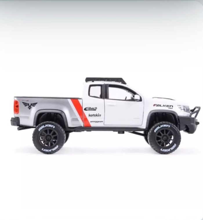 Колекційна модель автомобіля Maisto Design Off-Road 1:27 — 2017 Chevrolet Colorado ZR2