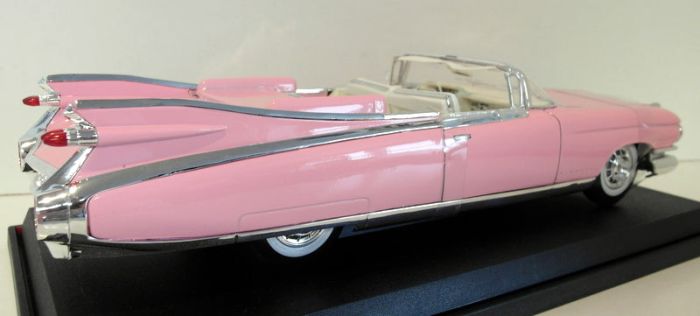 Автомодель Cadillac Eldorado Biarritz (1959) Maisto Premiere Edition, 1:18 — Ікона американського стилю та розкоші