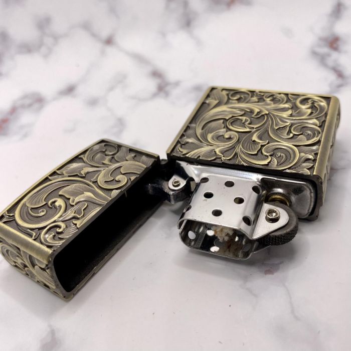 Бензинова запальничка KUBOY "Бароко Бронза"