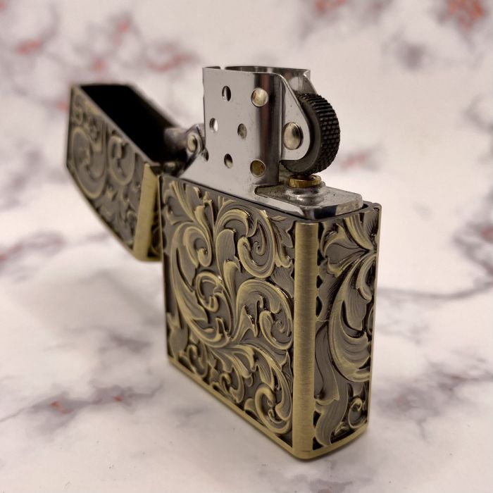 Бензинова запальничка KUBOY "Бароко Бронза"