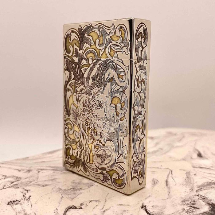 Бензинова запальничка Zorro: Золотий Рельєф Сходу