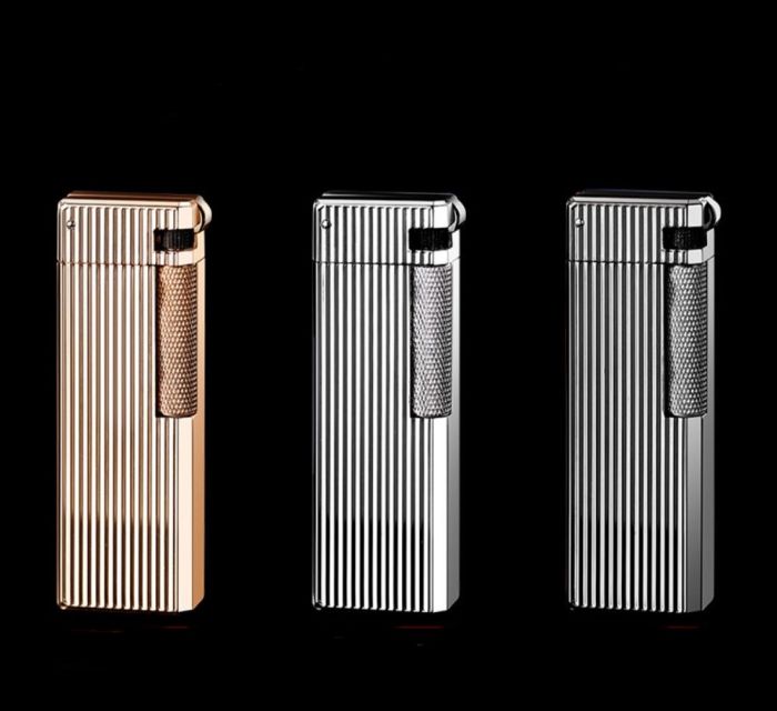 Газова  Запальничка з вертикальним рифленням срібляста