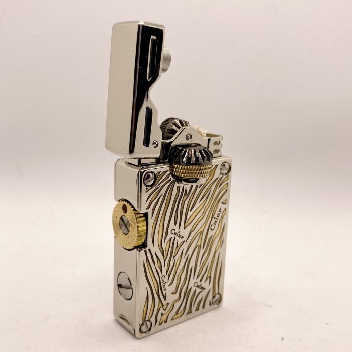 Ексклюзивна Бензинова Запальничка Chief – Золотий Тигровий Принт