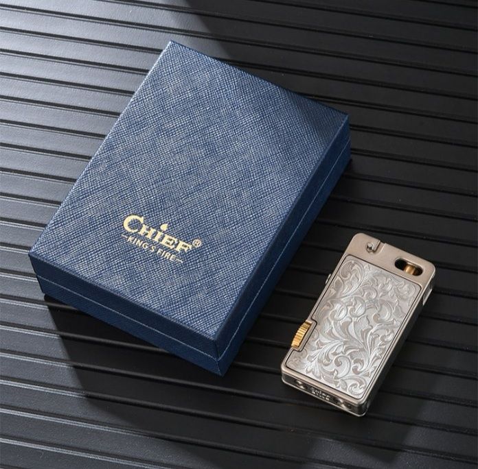 Ексклюзивна Бензинова Запальничка Chief матова срібляста