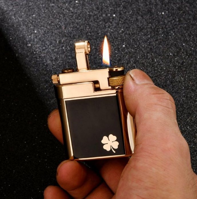 Запальничка бензинова Chief з чотирилистником