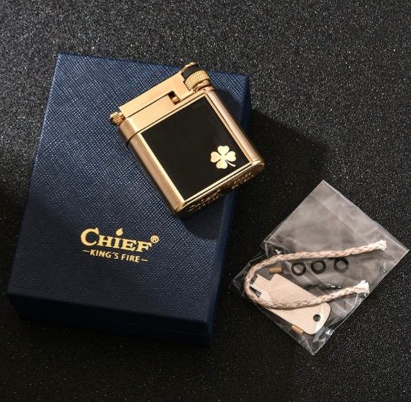 Запальничка бензинова Chief з чотирилистником