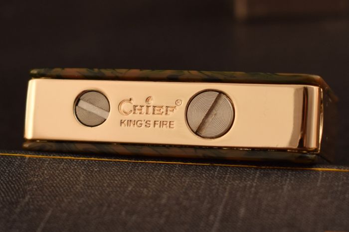 Бензинова Запальничка Chief в "Черепаховому" Стилі