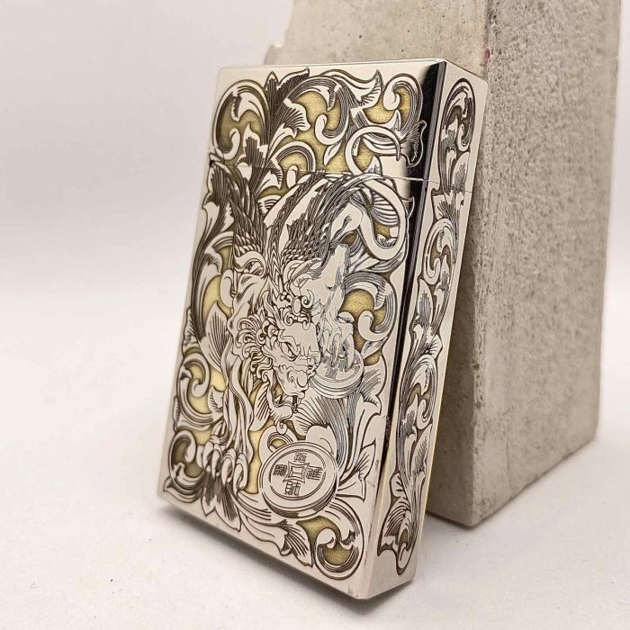 Бензинова запальничка Zorro: Золотий Рельєф Сходу