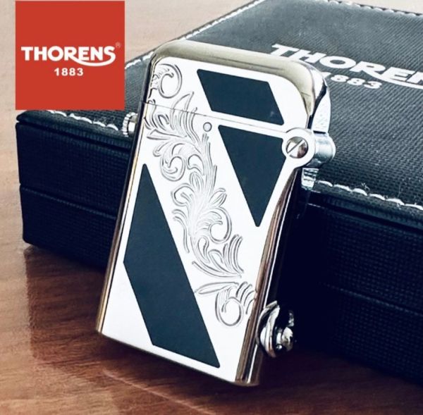 Розкішна бензинова Запальничка Thorens з декоративним гравіюванням