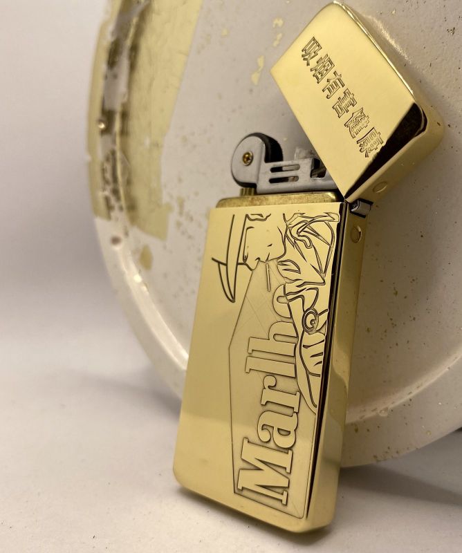 Бензинова запальничка Zorro "Marlboro Country" Gold