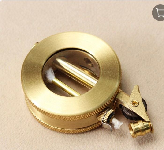 Кругла бензинова запальничка Zorro із латуні