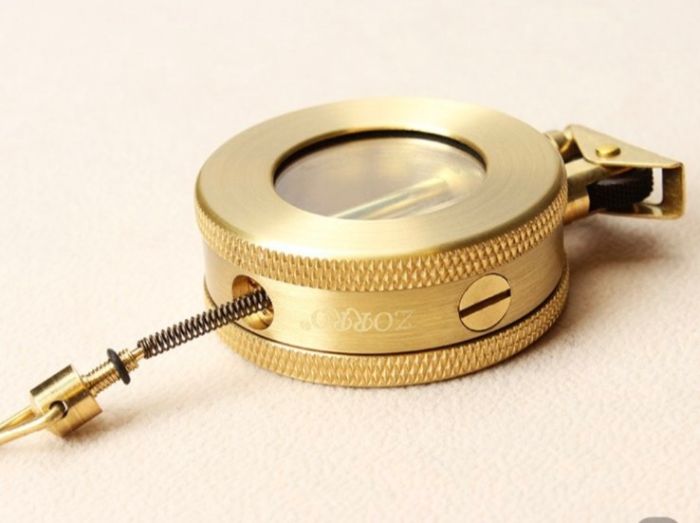 Кругла бензинова запальничка Zorro із латуні