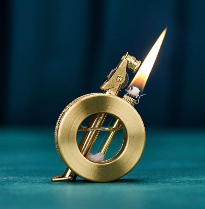 Кругла бензинова запальничка Zorro із латуні