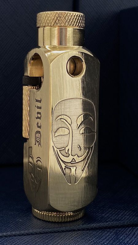 Колекційна бензинова запальничка модель Vendetta