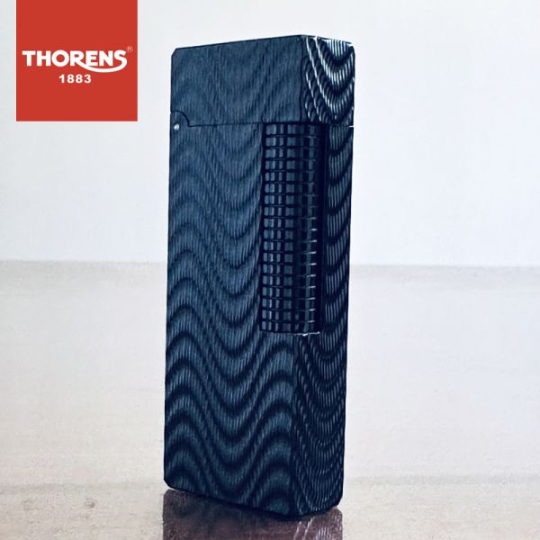Елегантна газова запальничка Thorens з візерунком хвилі чорна