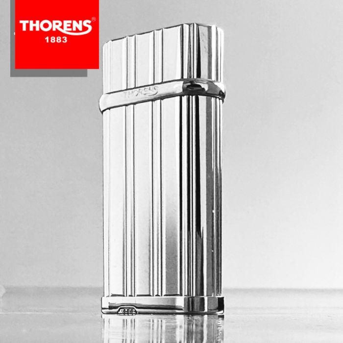 Преміальна срібляста газова запальничка Thorens з вертикальними смугами