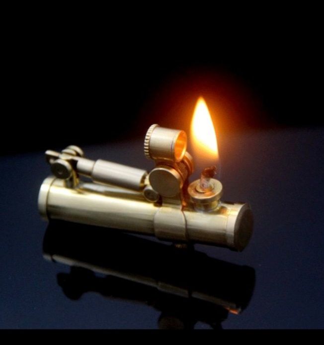 Антична бензинова запальничка Підзорна труба